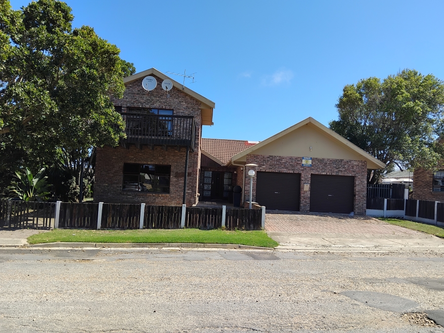 3 Bedroom Property for Sale in Wavecrest Eastern Cape